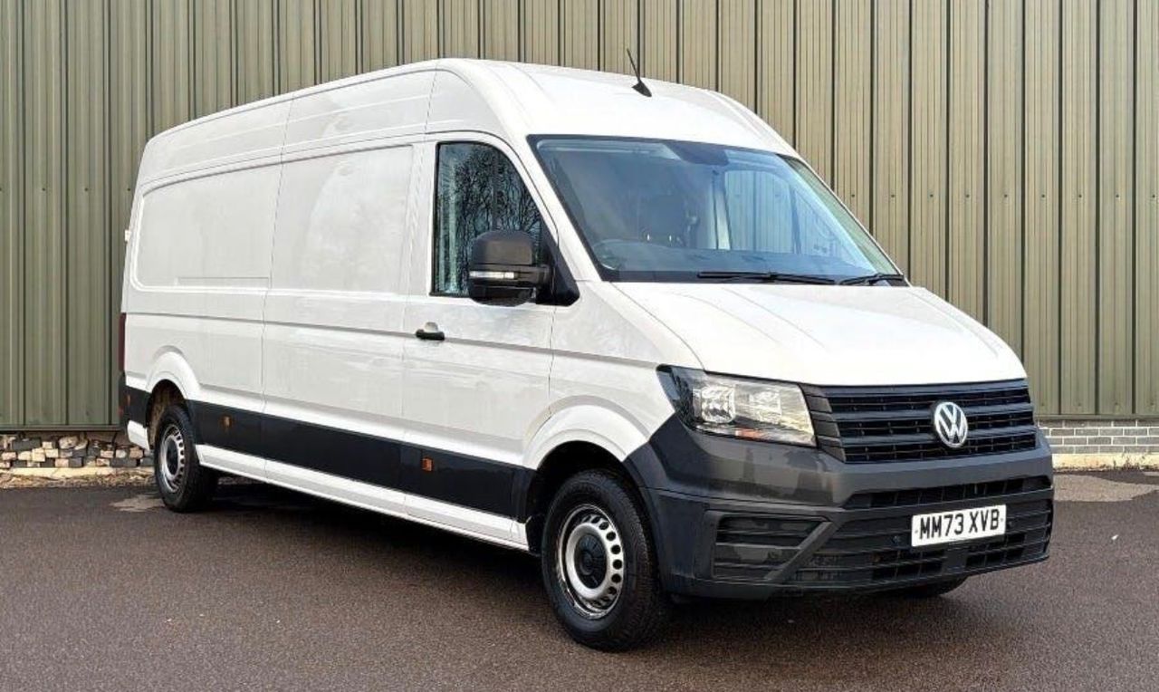 How to Choose the Right Commercial Van for Your Business in the UK
