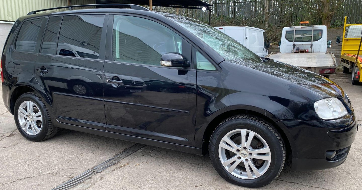 Used 2006 Volkswagen Touran 2.0 TDI SE MPV 5dr Diesel Manual (7 Seats) (165 g/km, 138 bhp) for sale | Direct Vans Bolton Ltd
