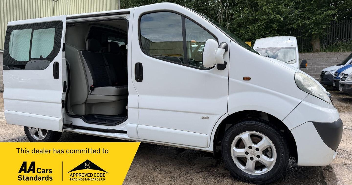 Used 2014 Vauxhall Vivaro 2.0 2900 CDTi Sportive Crew Van 5dr Diesel Manual FWD L1 (195 g/km, 113 bhp for sale | Direct Vans Bolton Ltd
