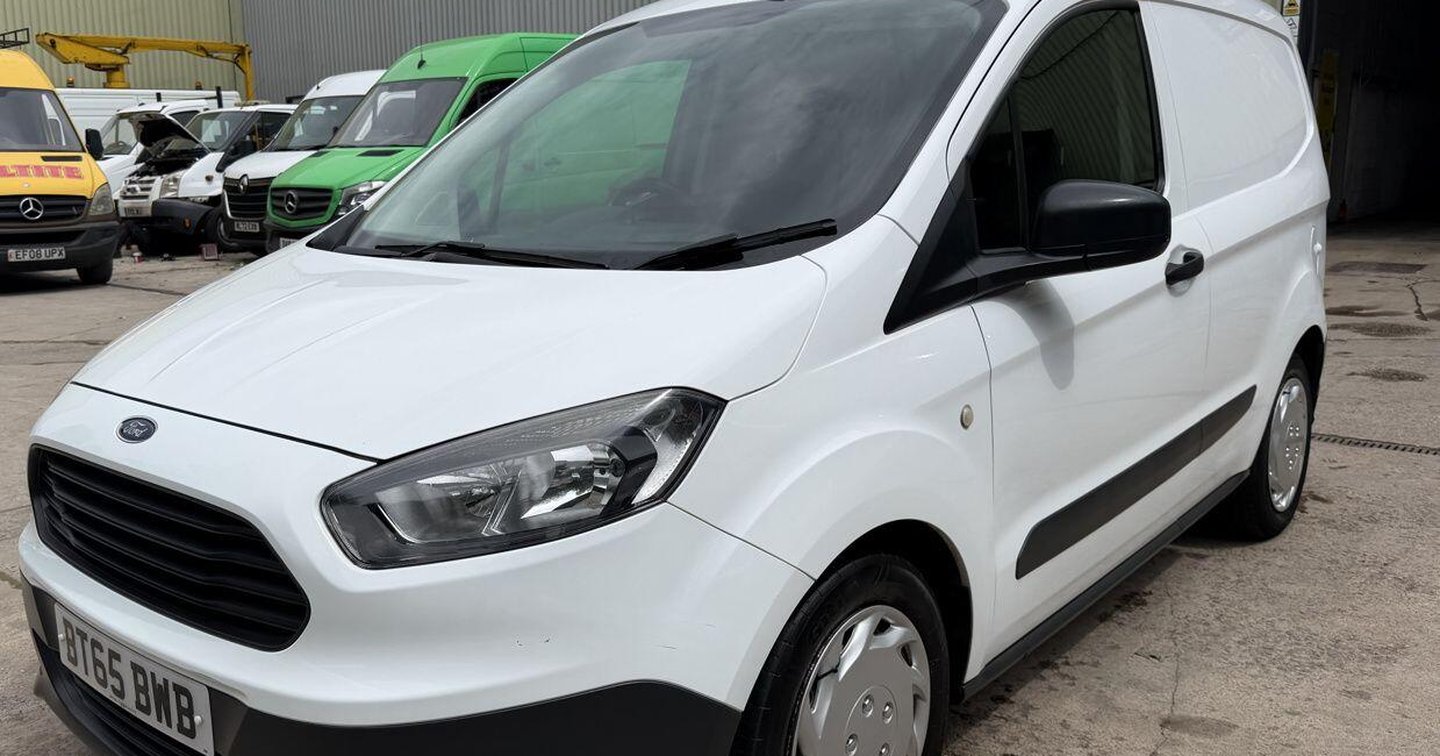 Used 2015 Ford Transit Courier 1.0 EcoBoost L1 Euro 5 4dr for sale | Direct Vans Bolton Ltd