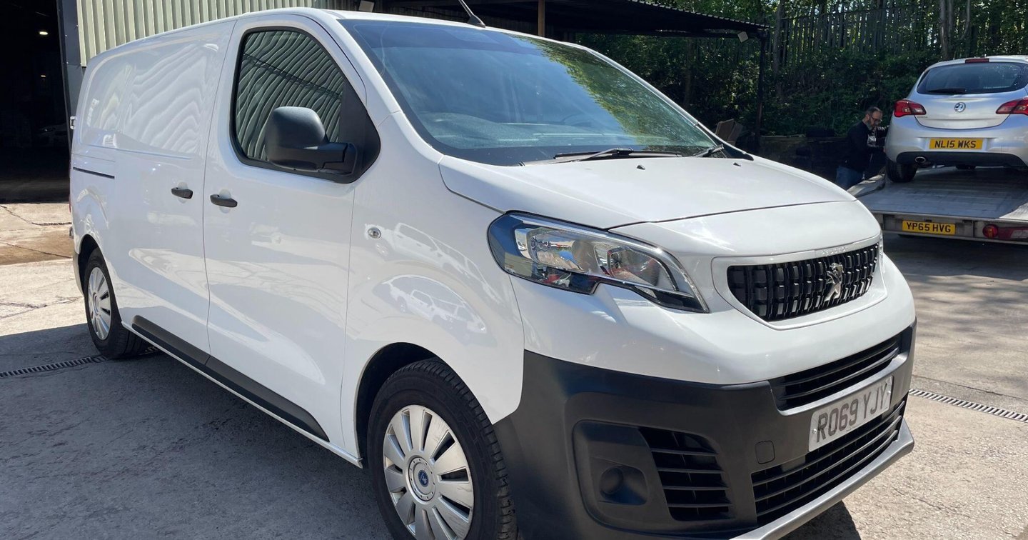 Used 2019 Peugeot Expert 1.5 BlueHDi 1000 Professional Standard Panel Van 6dr Diesel Manual MWB Euro for sale | Direct Vans Bolton Ltd