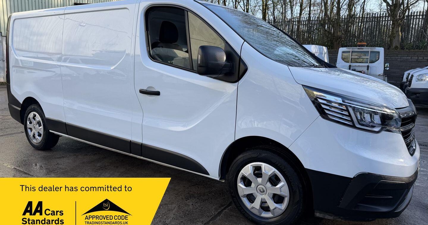 Used 2022 Renault Trafic 2.0 dCi Blue LL30 Business L2 H1 Euro 6 (s/s) 5dr for sale | Direct Vans Bolton Ltd